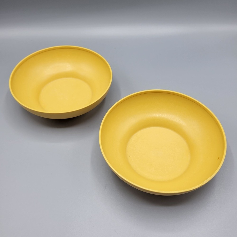 Vtg Tupperware Gold Yellow Plastic Cereal Salad Bowls Set Of 2 MCM Made In USA